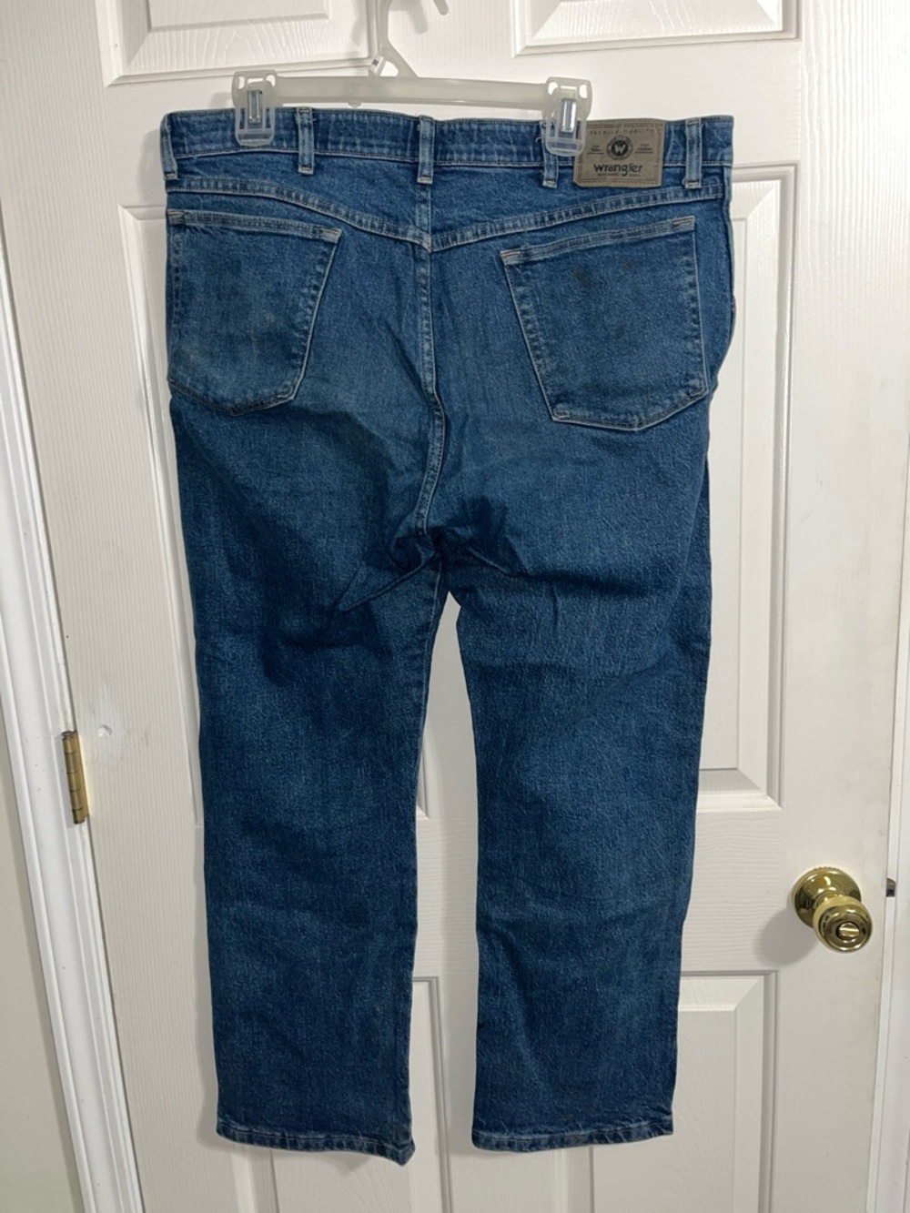 Wrangler Men's Straight Leg Jeans in Blue Denim